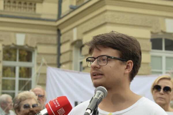 Biją ludzi za akcent. Wyjdźmy na ulice: piątek pod KPRM, niedziela w wielu miastach