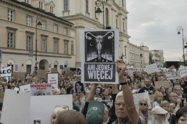 „Było i się zmyło”. Komisja ds. aborcji odwołana po 798 dniach przerwy. Pytamy, co dalej