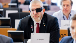 80,000 signatures under the appeal to ban Braun's party. Next goal: 100,000