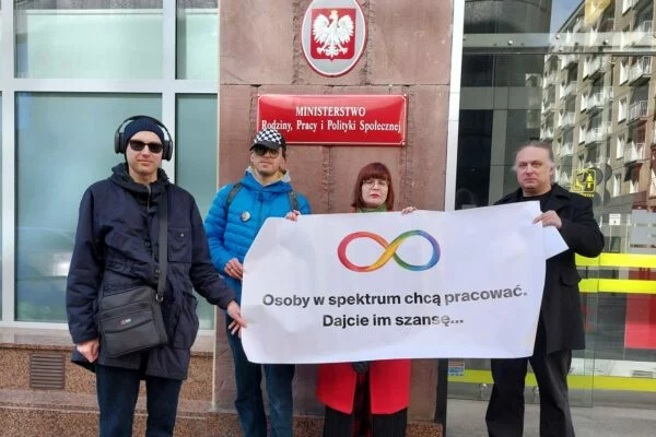 „Co będzie z moim dzieckiem, kiedy mnie zabraknie?”. W piątek 25 września kolejny marsz rodzin osób z autyzmem