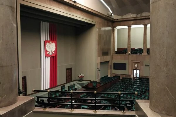 Fundusz Kościelny miał zniknąć. W budżecie na 2027 rok jest rekordowy. Apelujemy do posłanek i posłów