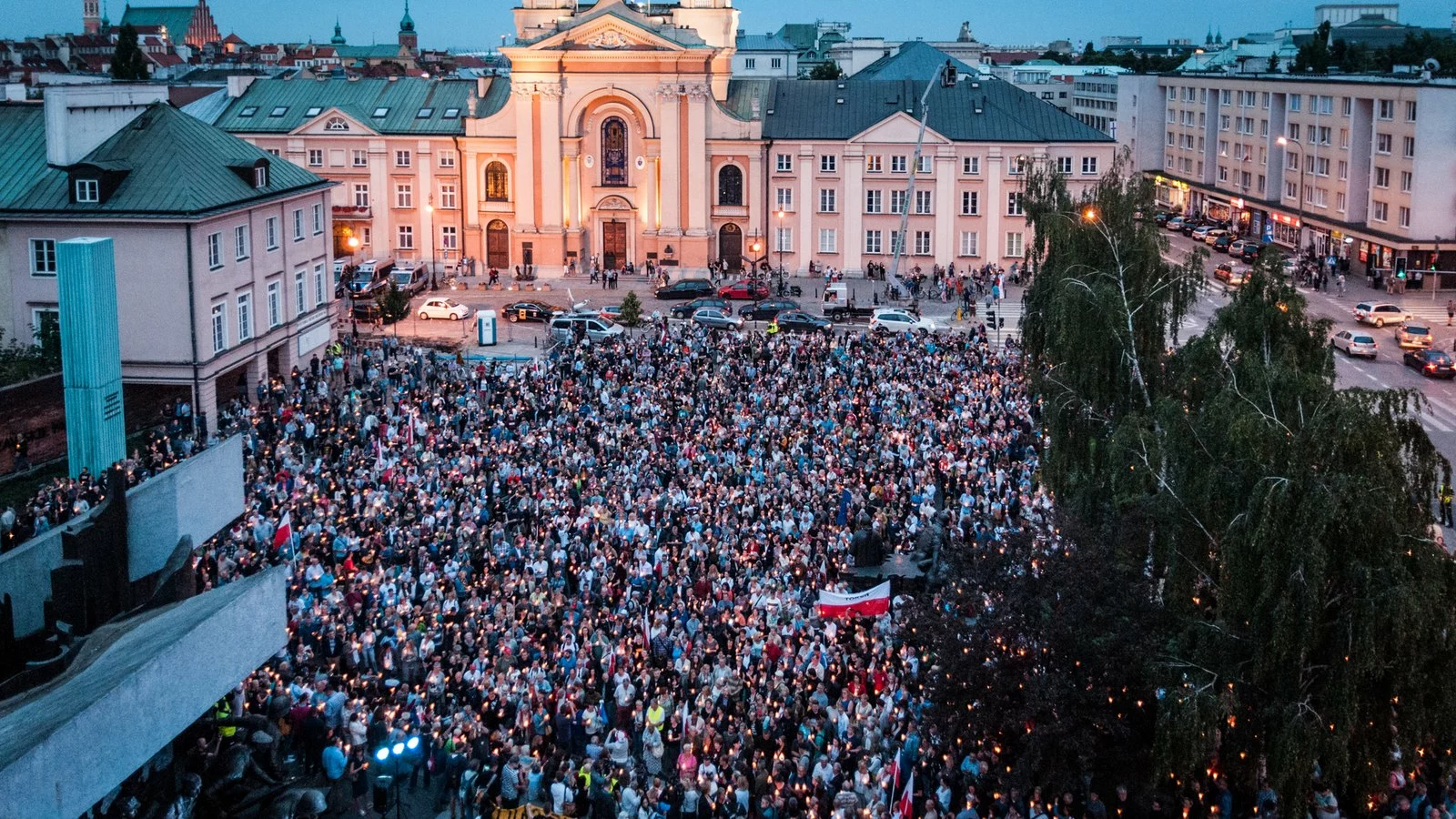 Łańcuchy Światła w obronie sądów