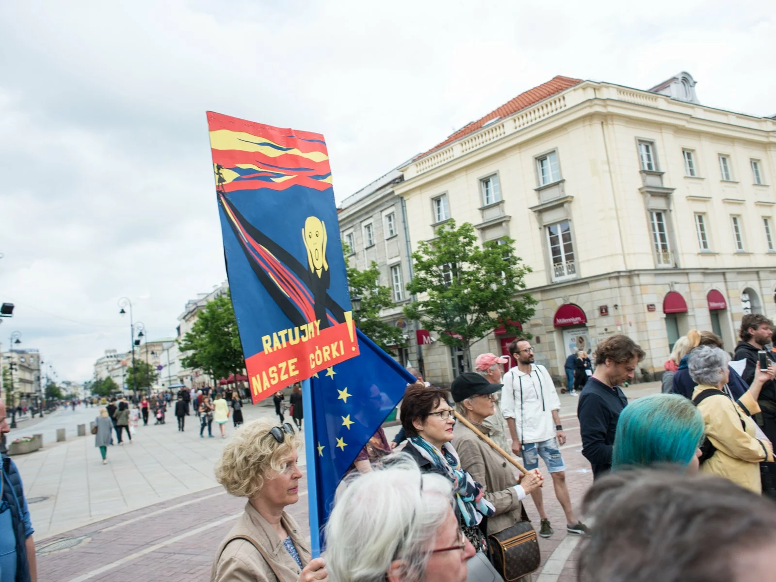 Happening „Los kobiet, głos kobiet” na Krakowskim Przedmieściu w Warszawie, 19 maja 2019