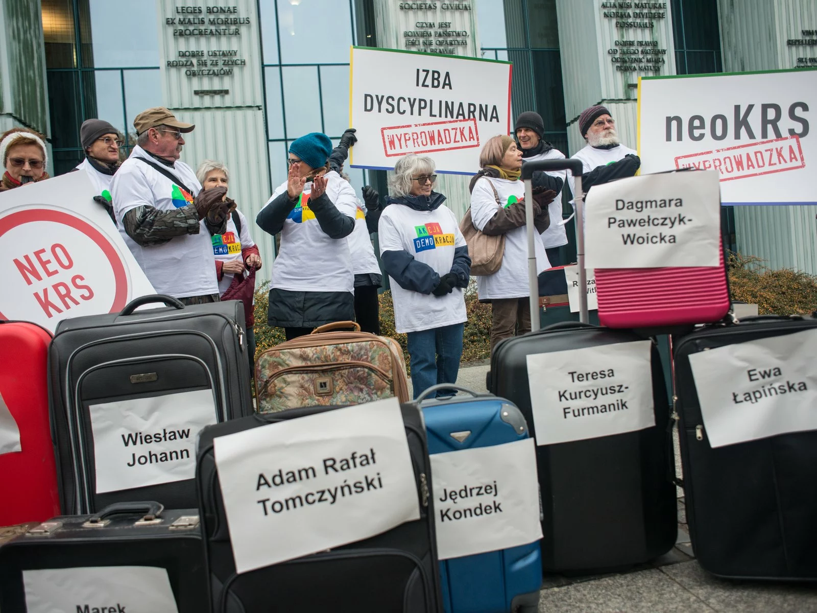 Happening „Żegnamy neoKRS” pod Sądem Najwyższym, 20 listopada 2019