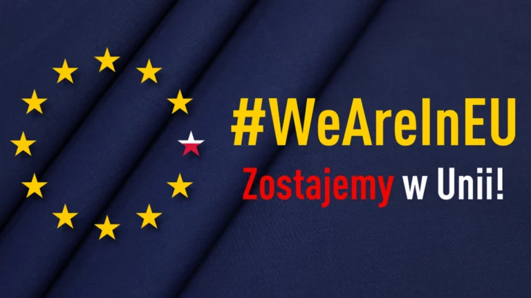 Grafika z flagą Unii Europejskiej z gwiazdkami, jedna czerwona zamiast żółtej, oraz hasłami "#WeAreInEU" i "Zostajemy w Unii!" na niebieskim tle, reprezentująca petycję za pozostaniem w Unii Europejskiej.